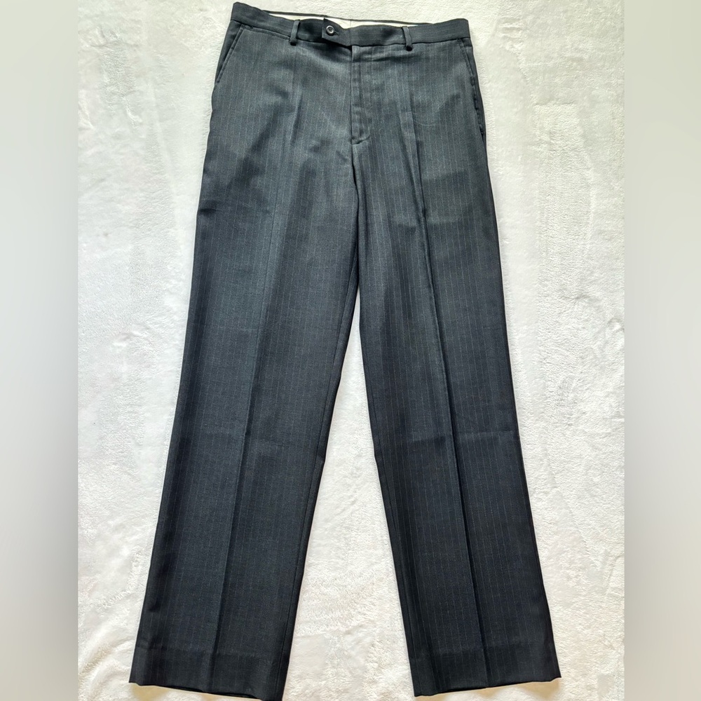 BRAGGI by Louis Raphael Men's Pinstripe Flat Front Trousers--EUC--33x32